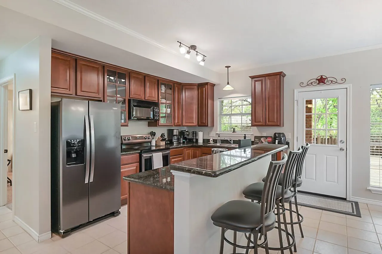 Lone Star Haven - Quiet Cul-de-Sac Retreat Just 5 Minutes from Kyle Field! 5