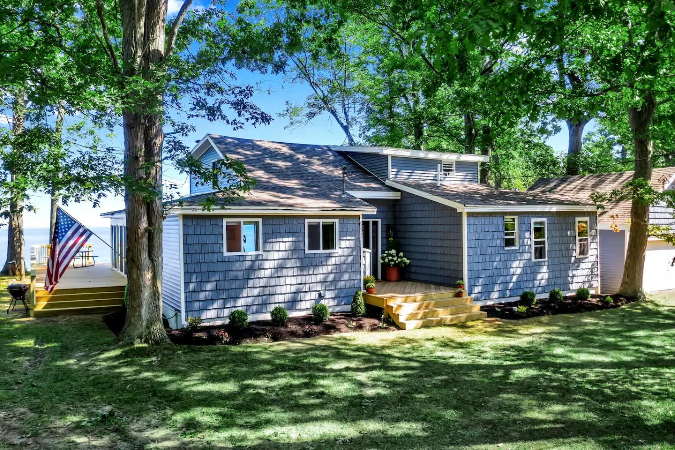 Tucked Away - Cozy 4BR Waterfront Home w/Hot Tub — photo 3