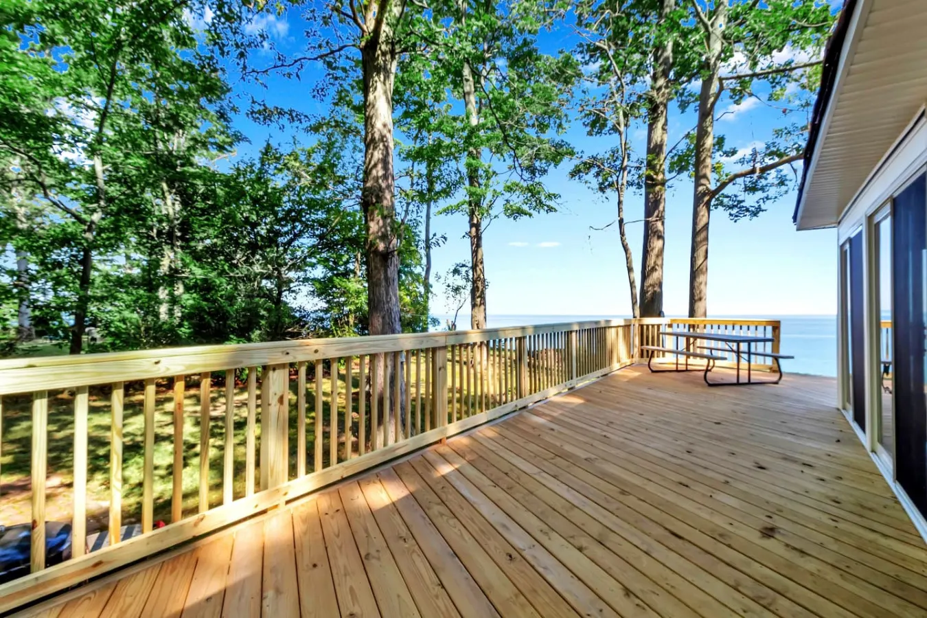 Tucked Away - Cozy 4BR Waterfront Home w/Hot Tub — photo 4