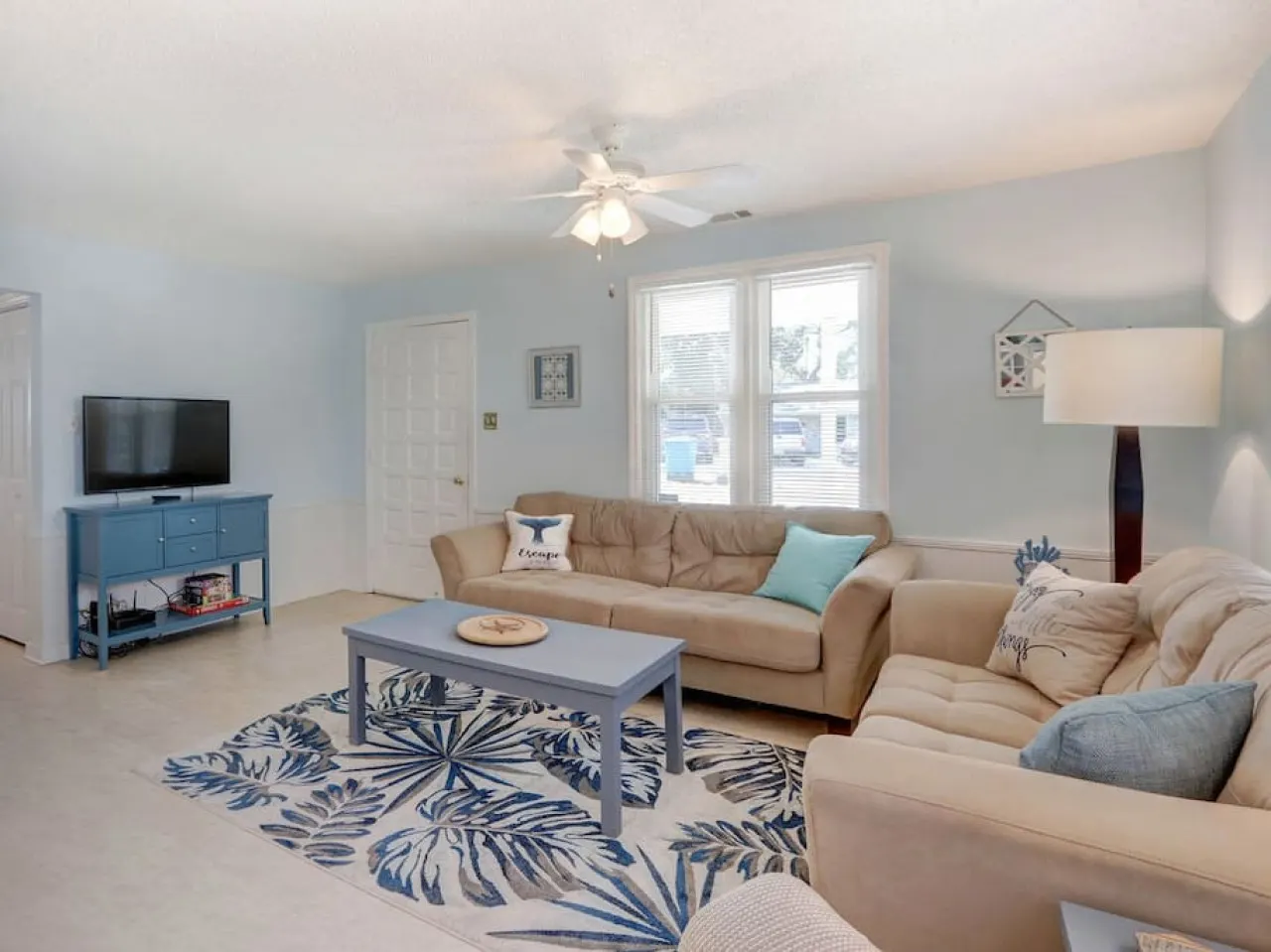 Marsh Magic- 2 Bed 1 Bath Beach House w/Marsh View 8