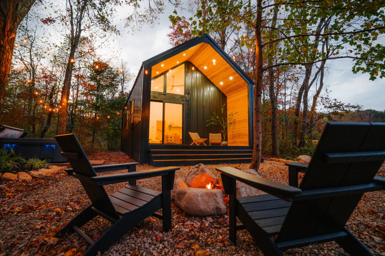 The Everwoods Alpine: Mountain-Modern Tiny Cabin in the Hocking Hills