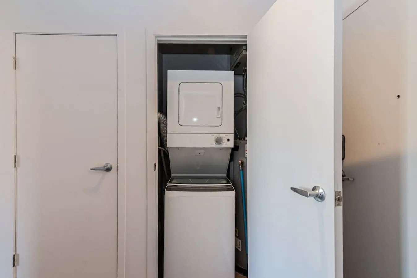 Plateau - New, Fresh and Luminous Studio in Le Plateau - Unit 2 15