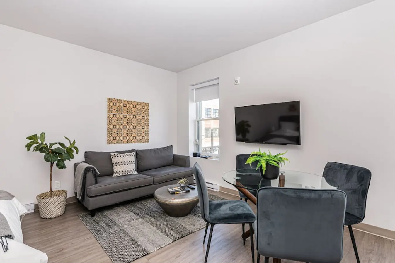 Plateau - New, Fresh and Luminous Studio in Le Plateau - Unit 2 3