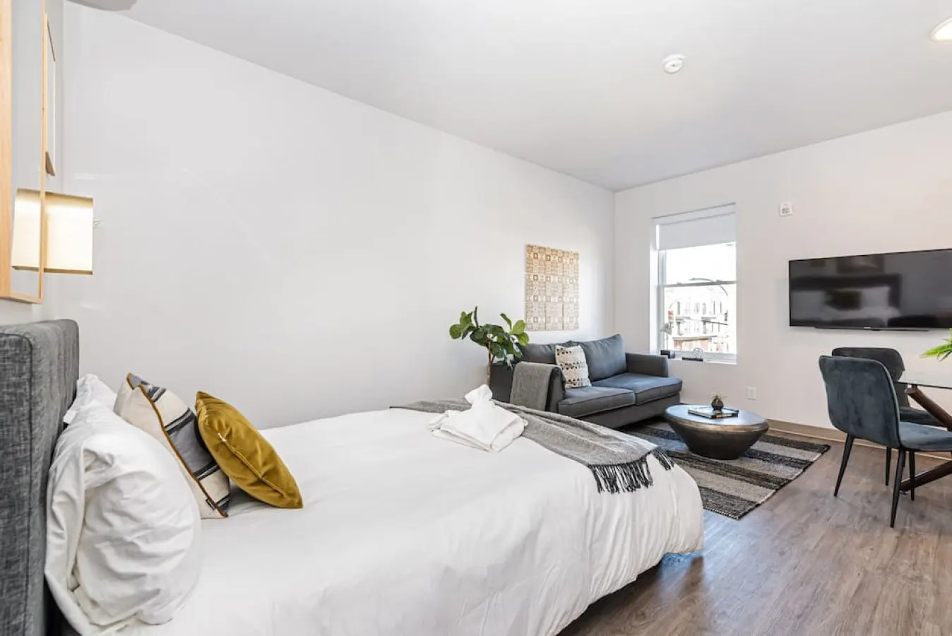 Plateau - New, Fresh and Luminous Studio in Le Plateau - Unit 2 7