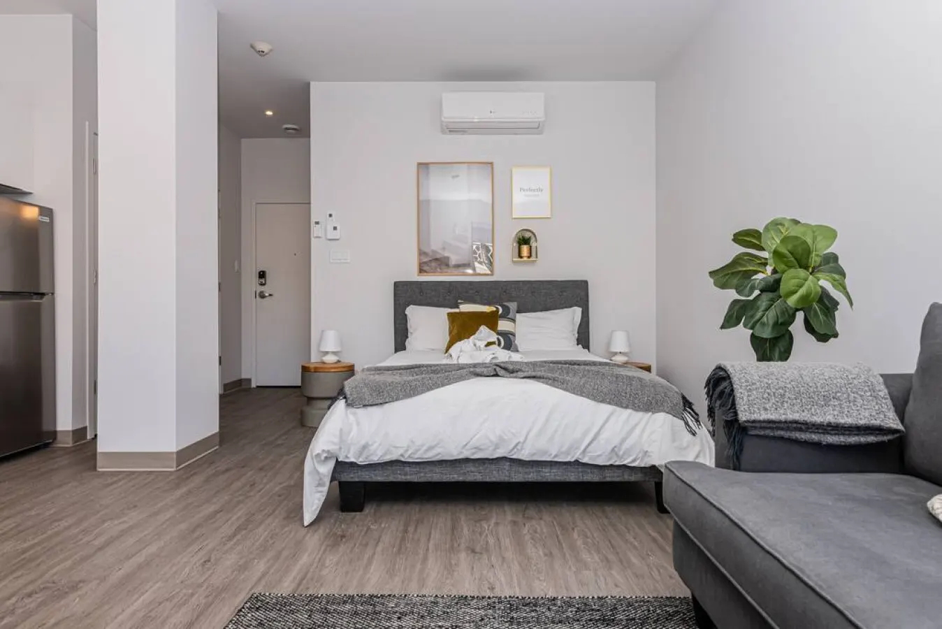 Plateau - New, Fresh and Luminous Studio in Le Plateau - Unit 2 8