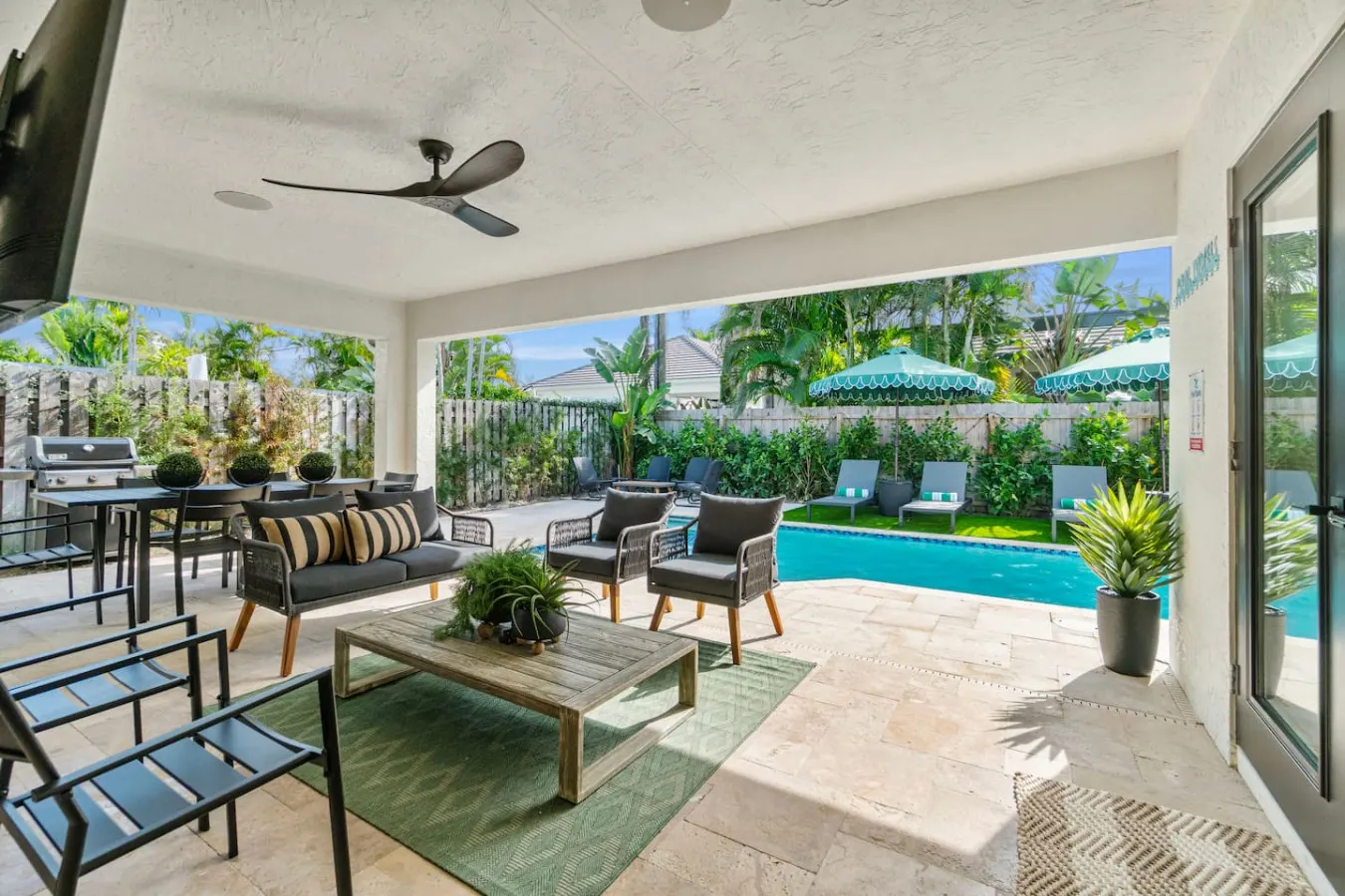 Sea Turtle Beach House 17