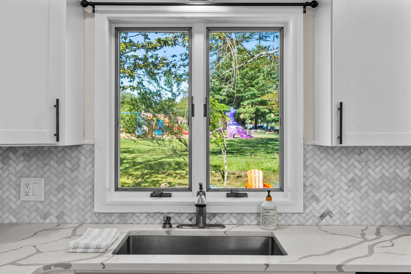 Lake view Theater Playground Kayak Pet Friendly 16