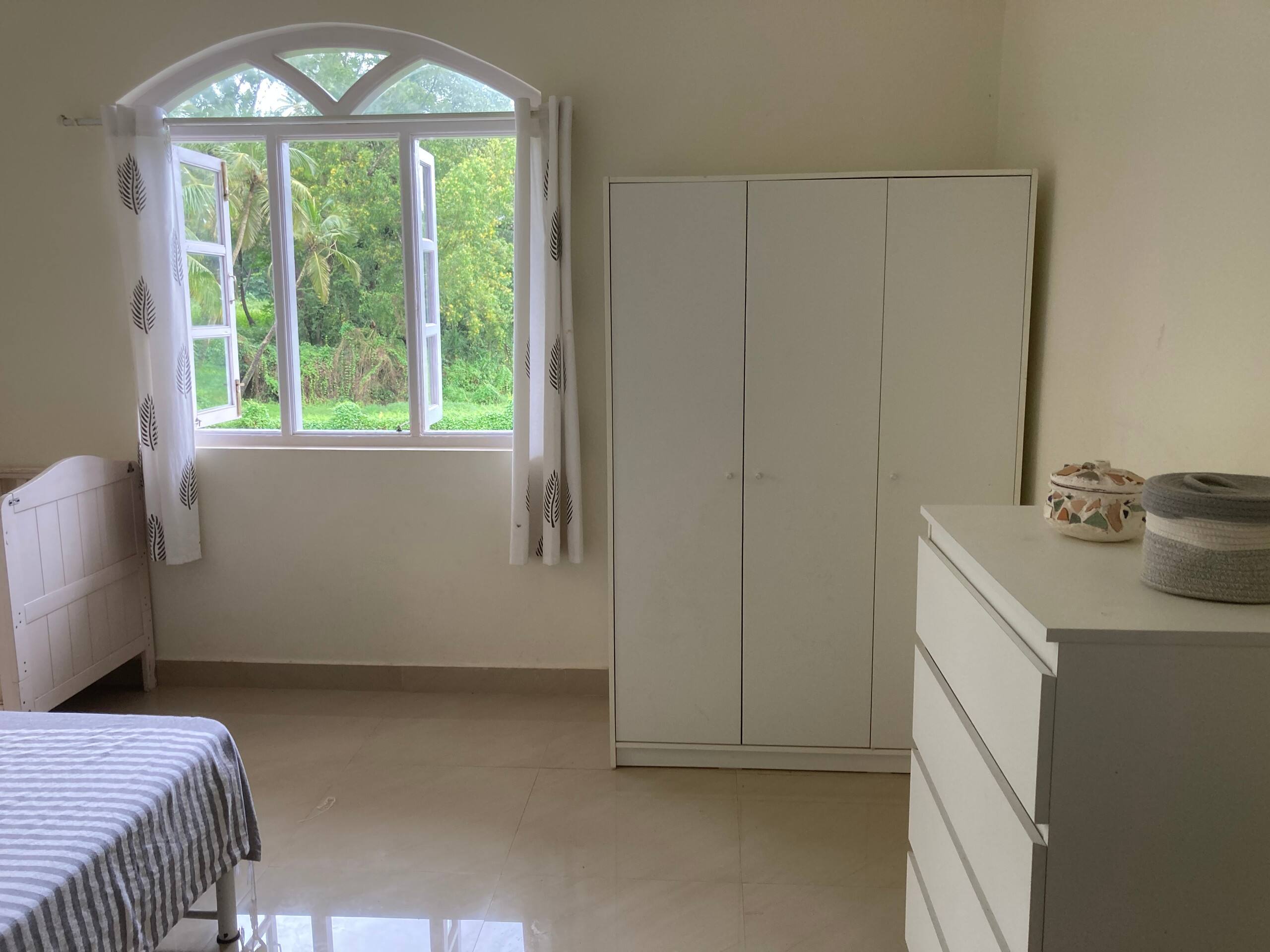Serene private family home close to cafés & beach 29