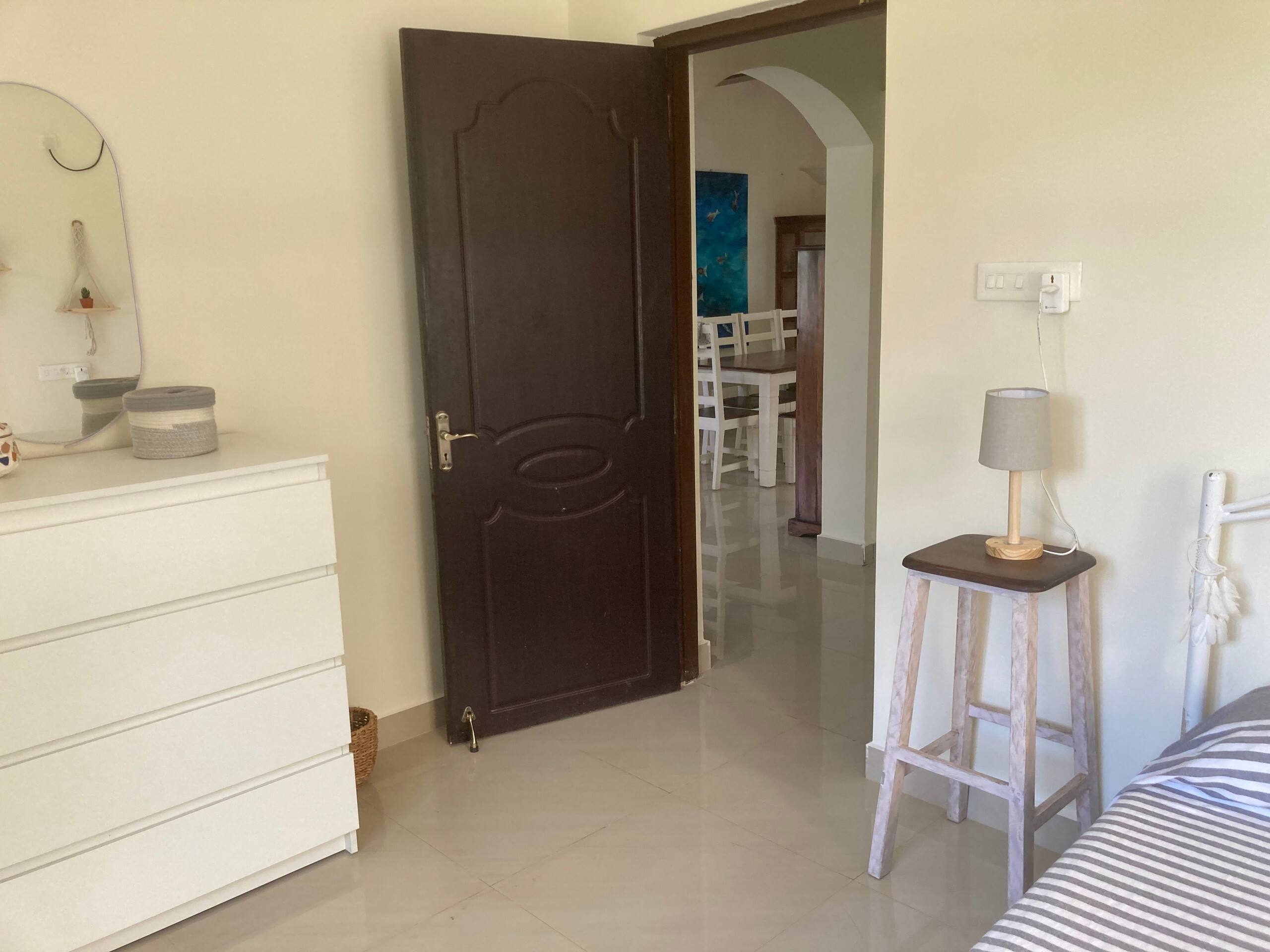 Serene private family home close to cafés & beach 32