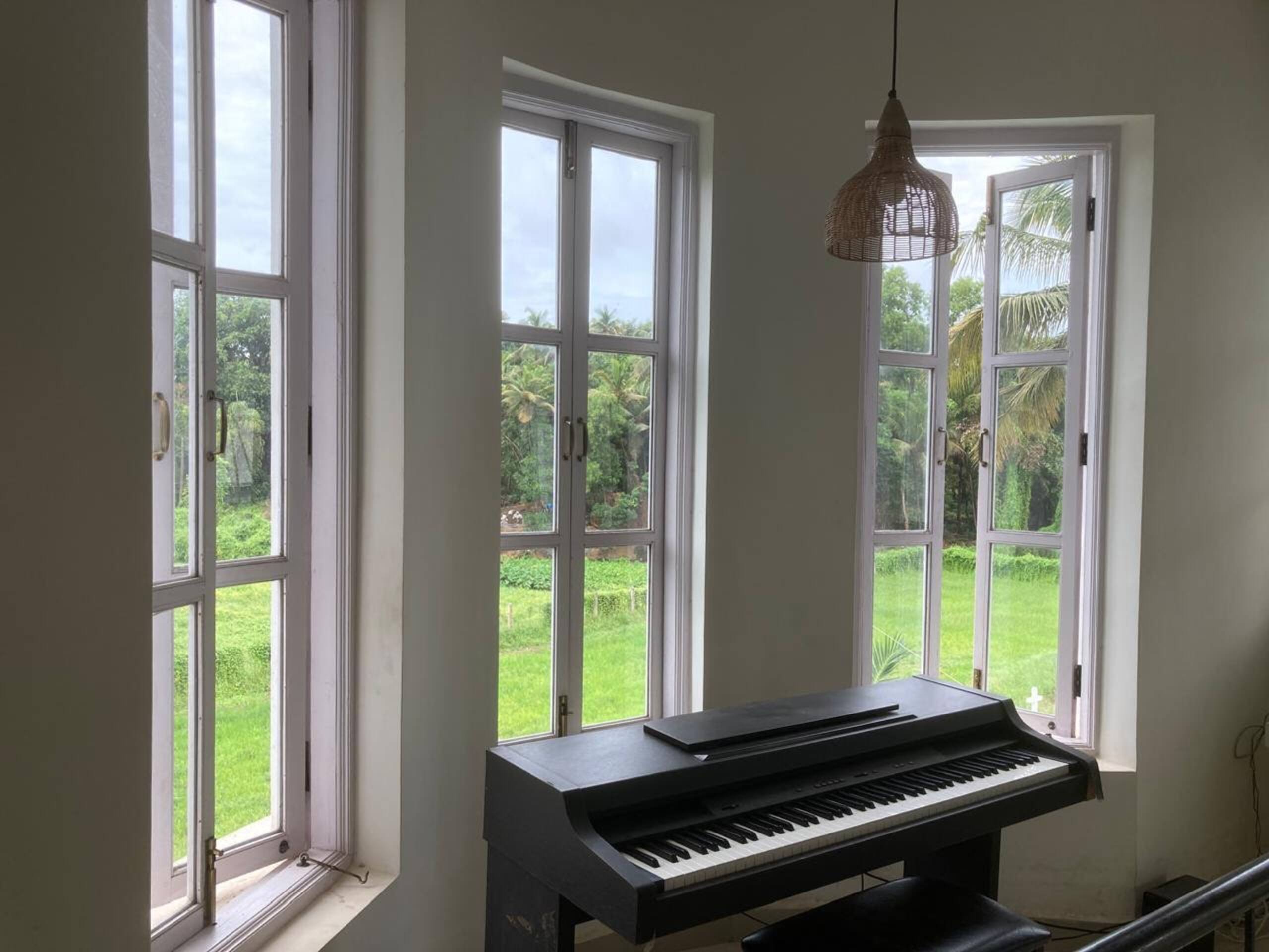 Serene private family home close to cafés & beach 10