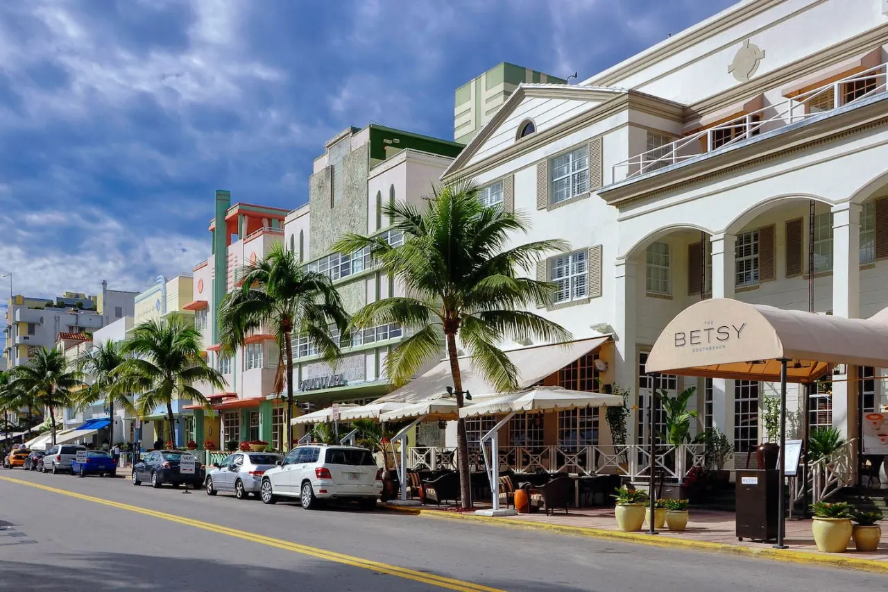 South Beach amazing location 15