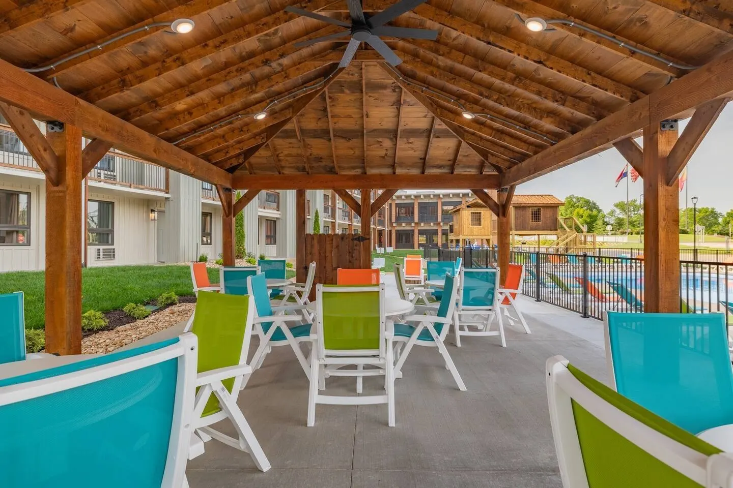 Roark Valley Resort I3 - Creekside Luxury, View, Indoor & Outdoor Pools! 11