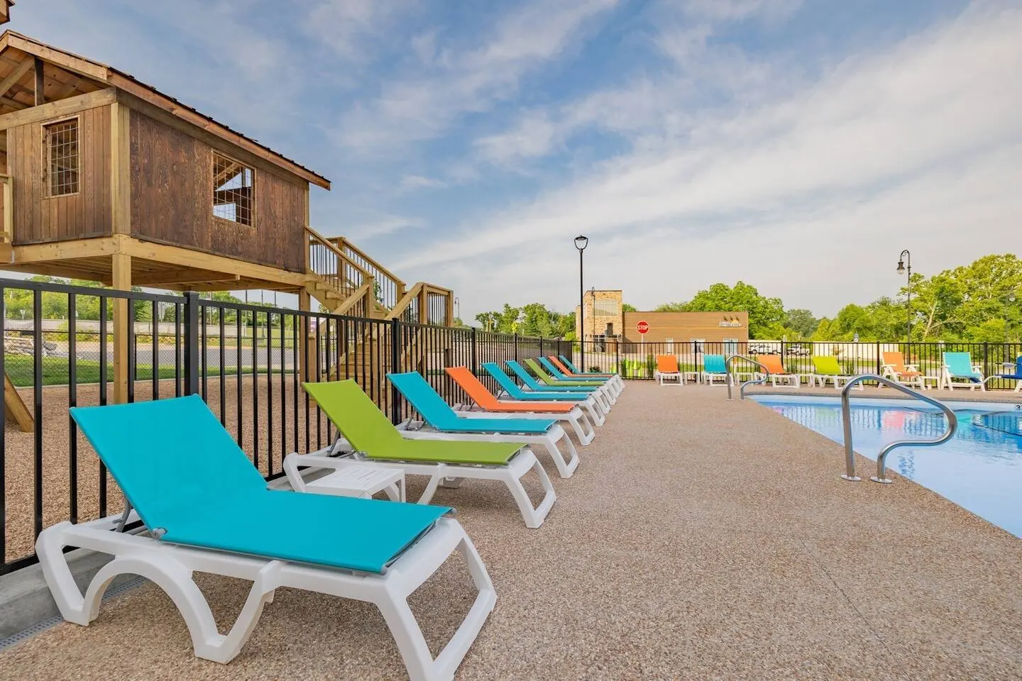 Roark Valley Resort I3 - Creekside Luxury, View, Indoor & Outdoor Pools! 3