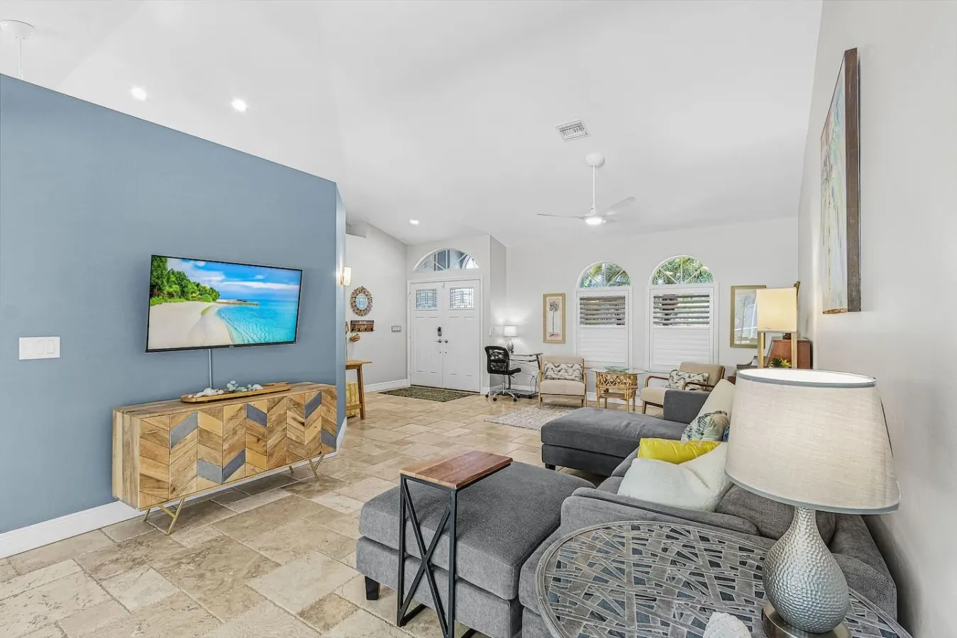 Pineapple Paradise Retreat Private Pool and Spa 15