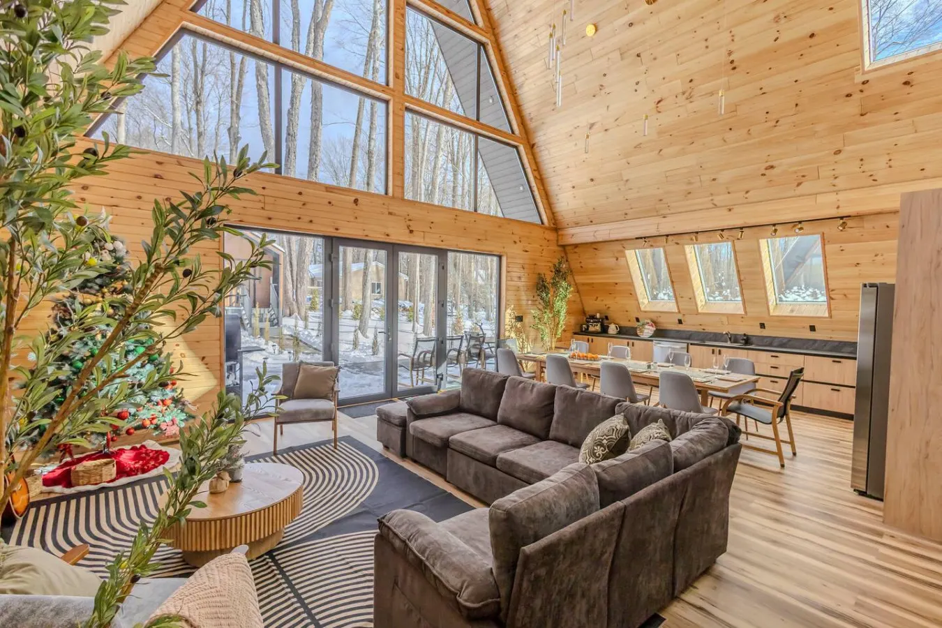 Pocono A-Frame Retreat • Lake • Hot Tub • Sauna