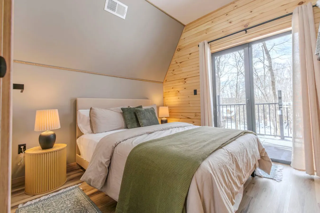 Pocono A-Frame Retreat Lake Hot Tub Sauna 2