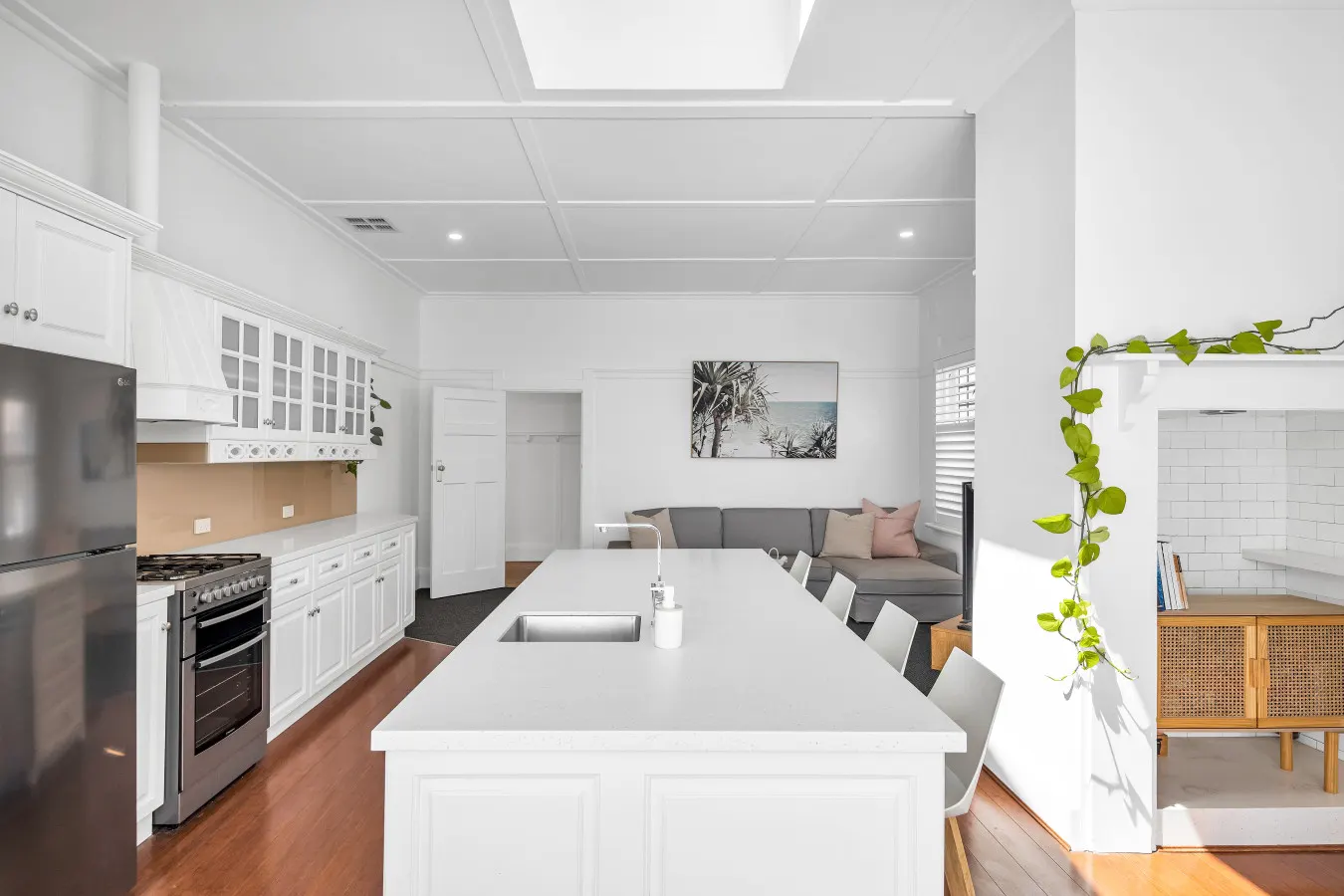 THE OSLO on Broadway—Two Poolside Villas 15