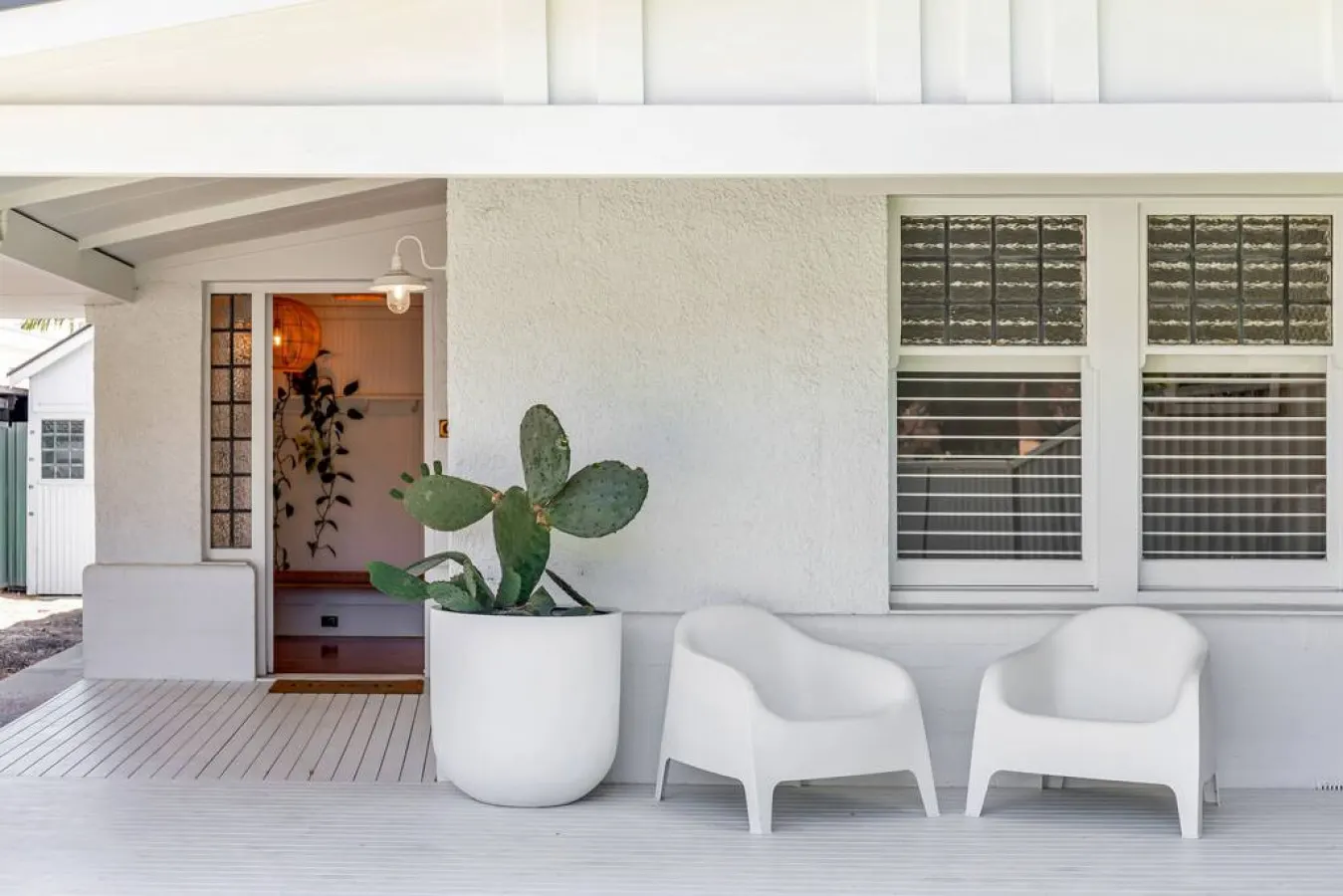 THE OSLO on Broadway—Two Poolside Villas 7