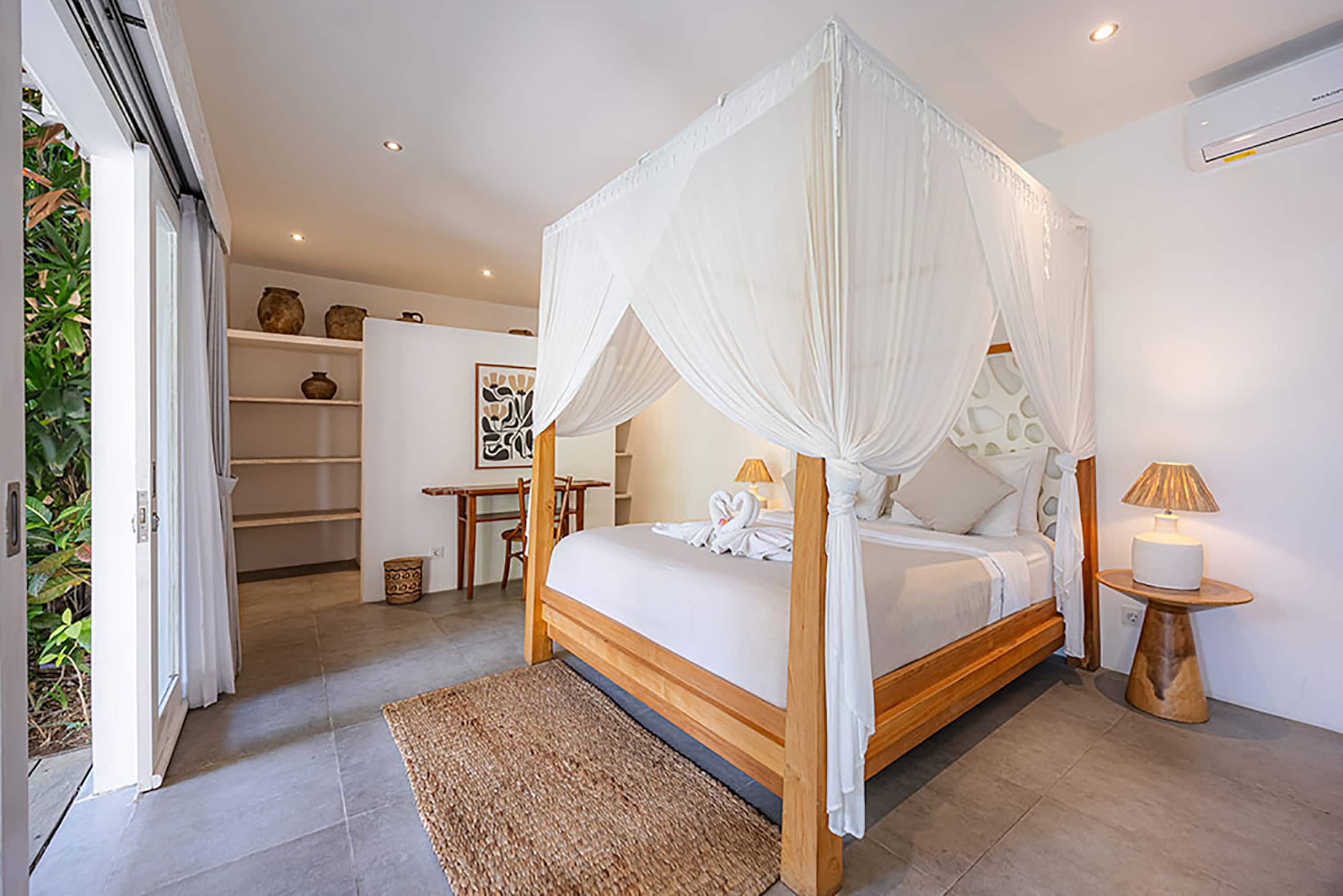 3 Villas Complex - 250m Seminyak Sq & Beach 700m 28