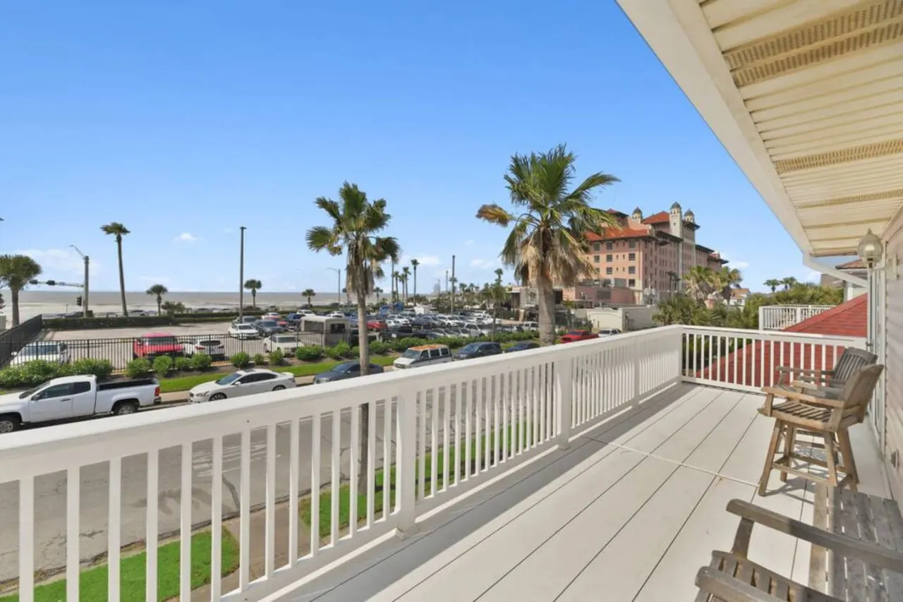 Galvez Oceanview Retreat Walk to Beach or Pier 3