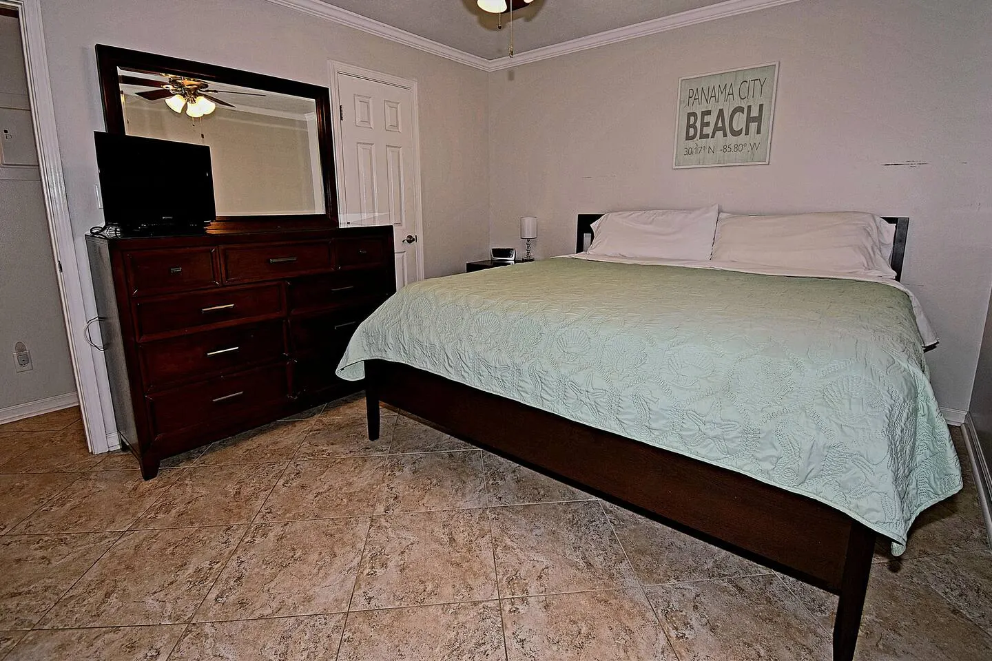 Sunswept 403-Updated Condo w/pool & beach access 14