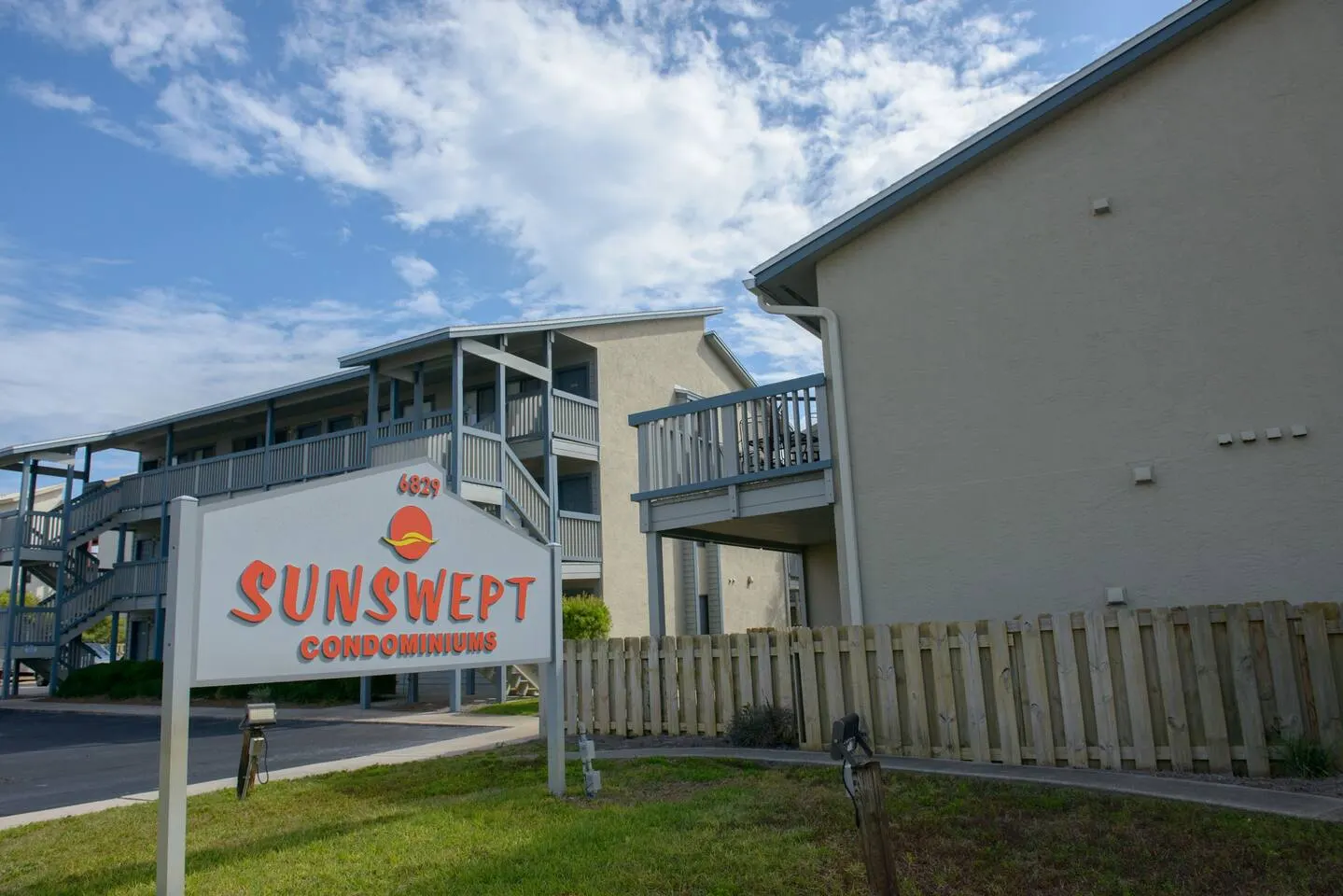 Sunswept 403-Updated Condo w/pool & beach access 15