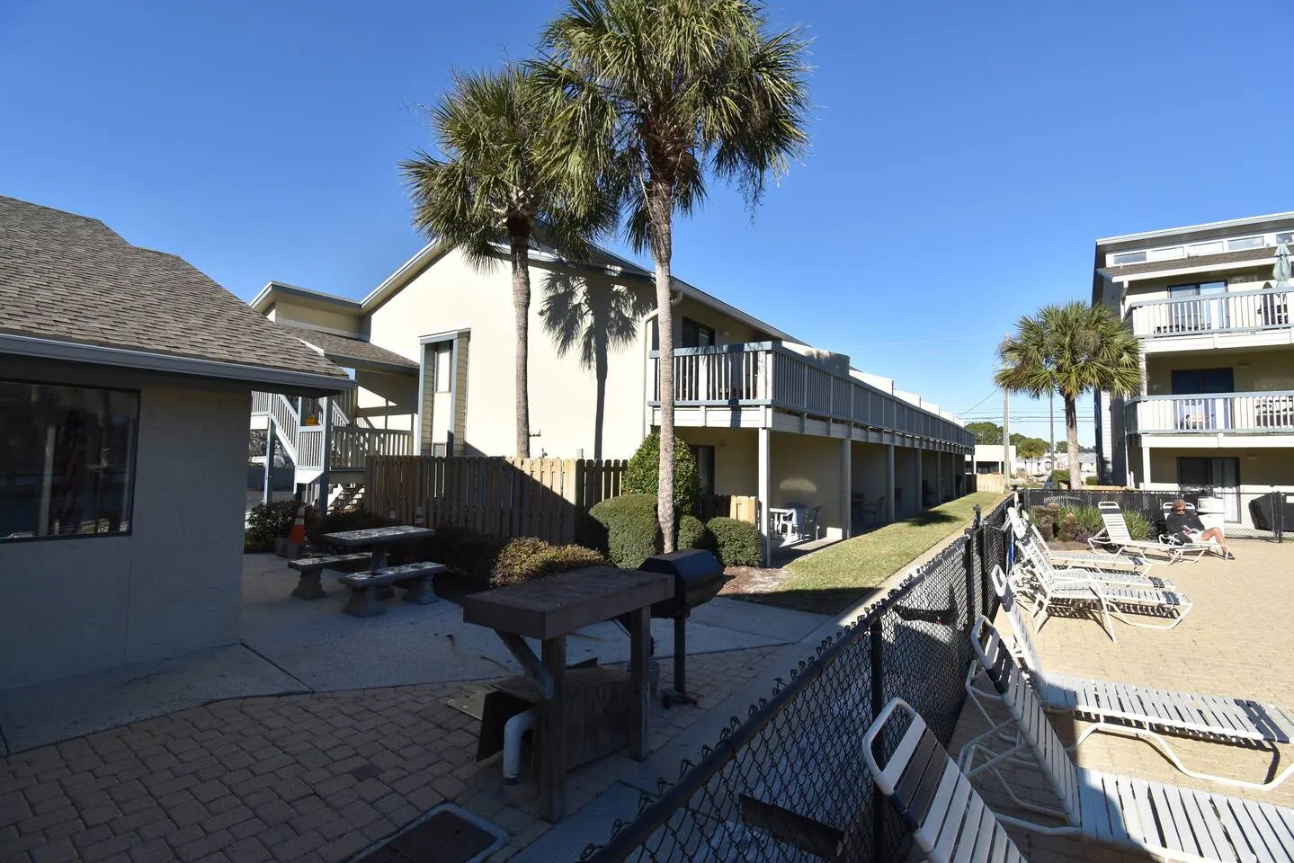 Sunswept 403-Updated Condo w/pool & beach access 20