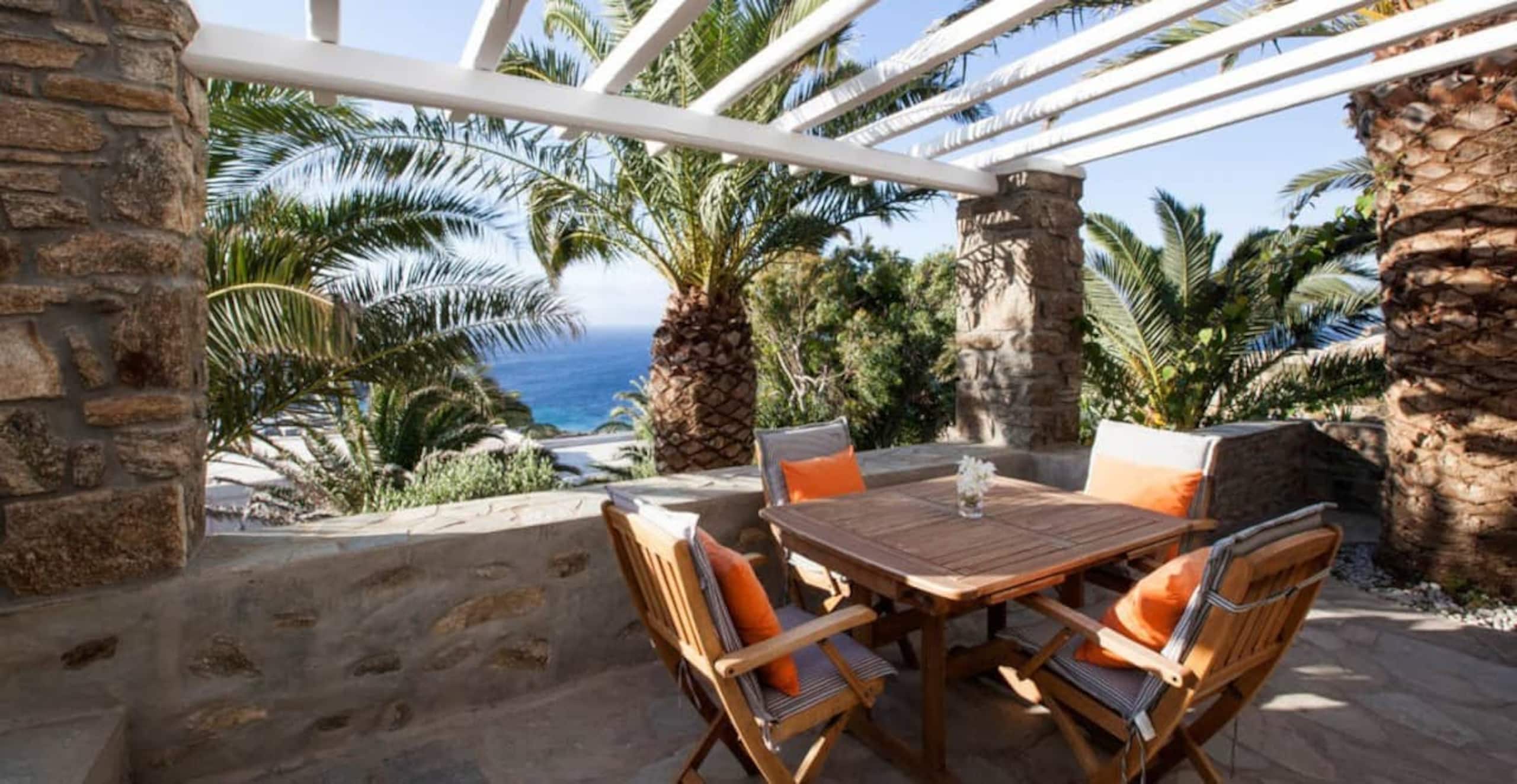Chef included by Fantasia Villas: White House 8bdr 7
