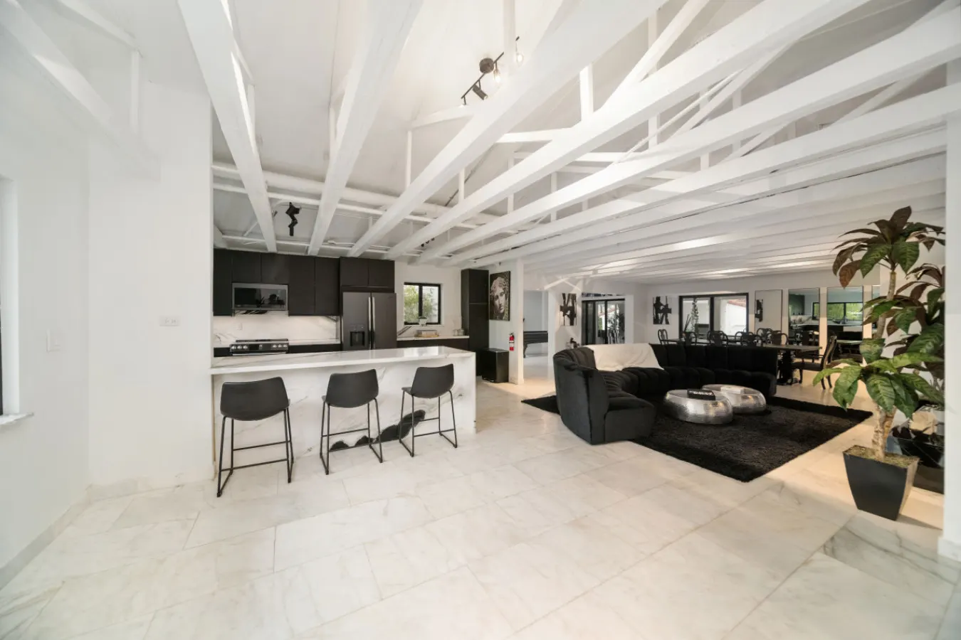 05 Bond LEG Vrbo: 8BR 7BA 20PPL 10
