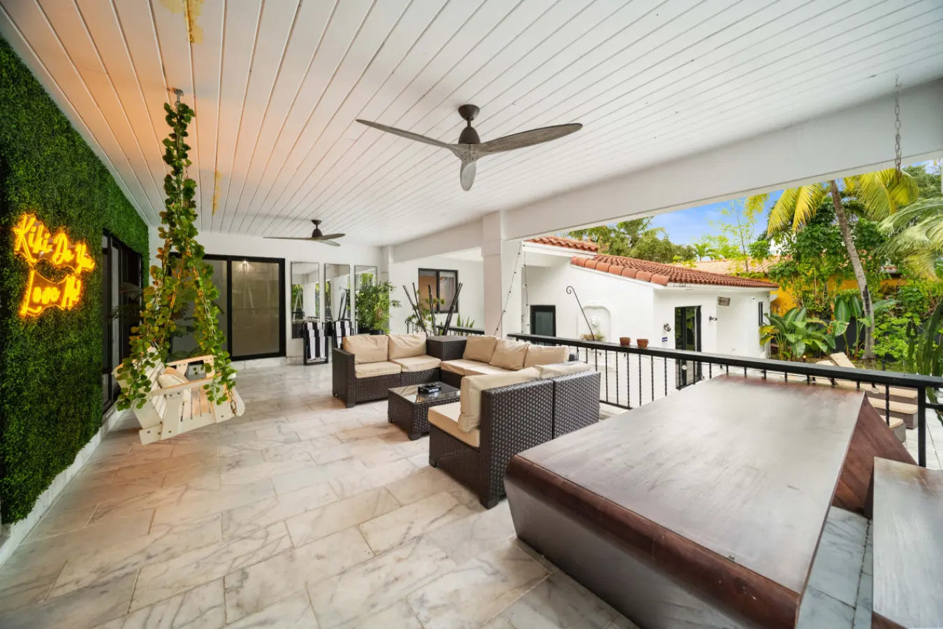 05 Bond LEG Vrbo: 8BR 7BA 20PPL 11