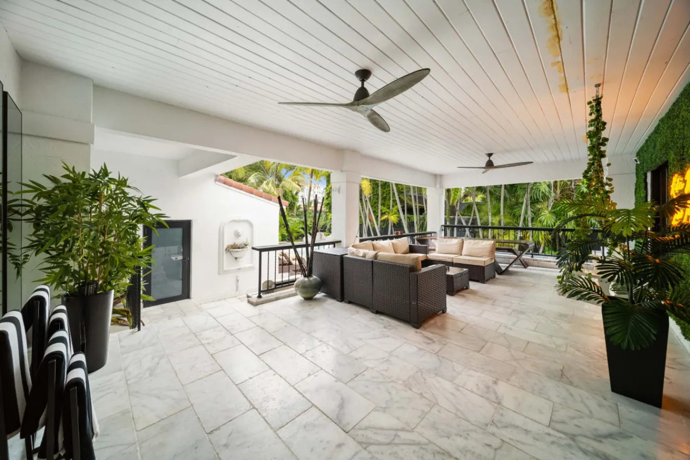 05 Bond LEG Vrbo: 8BR 7BA 20PPL 12