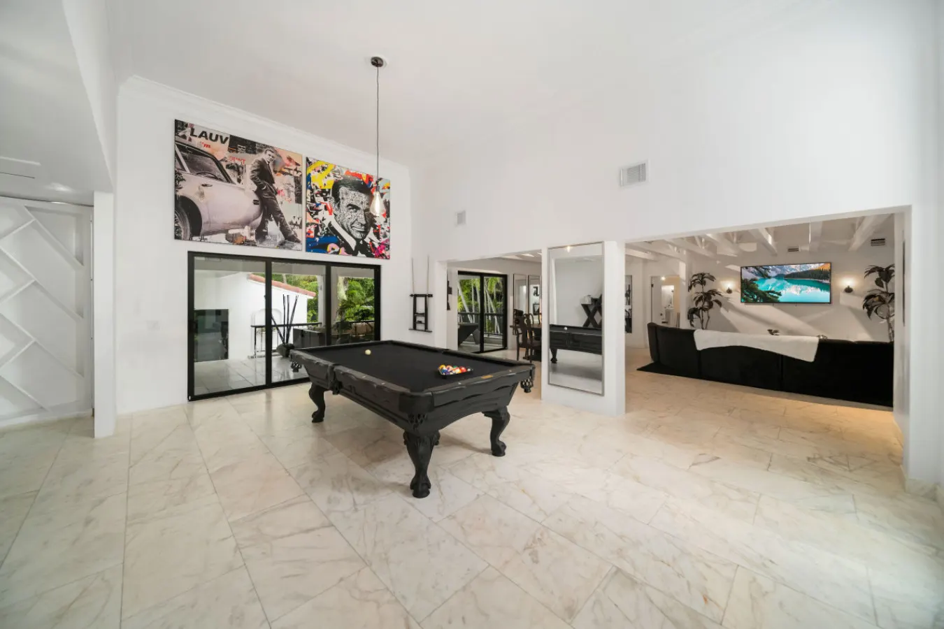 05 Bond LEG Vrbo: 8BR 7BA 20PPL 5