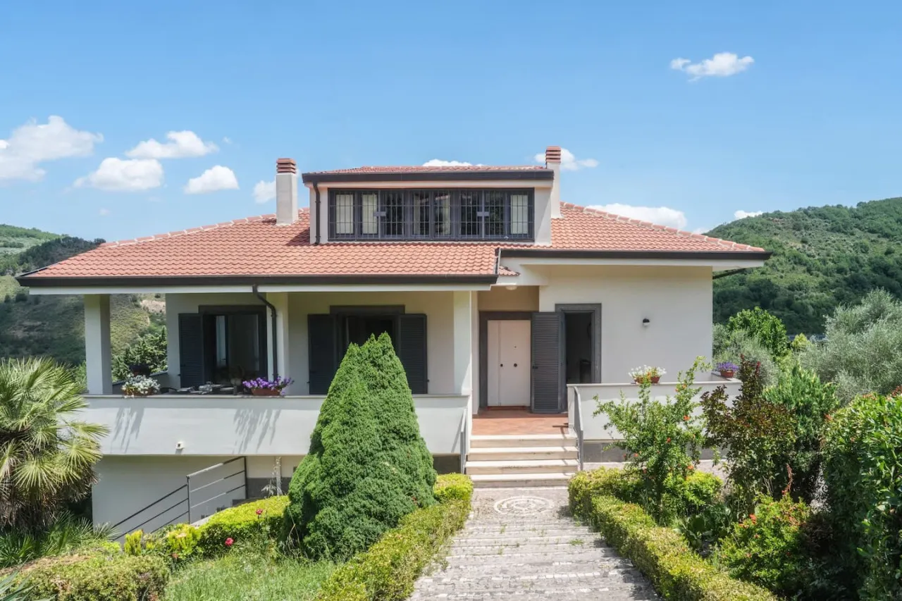 Villa in Vigna con Patio