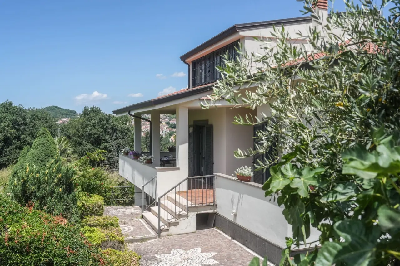 Villa in Vigna con Patio 13