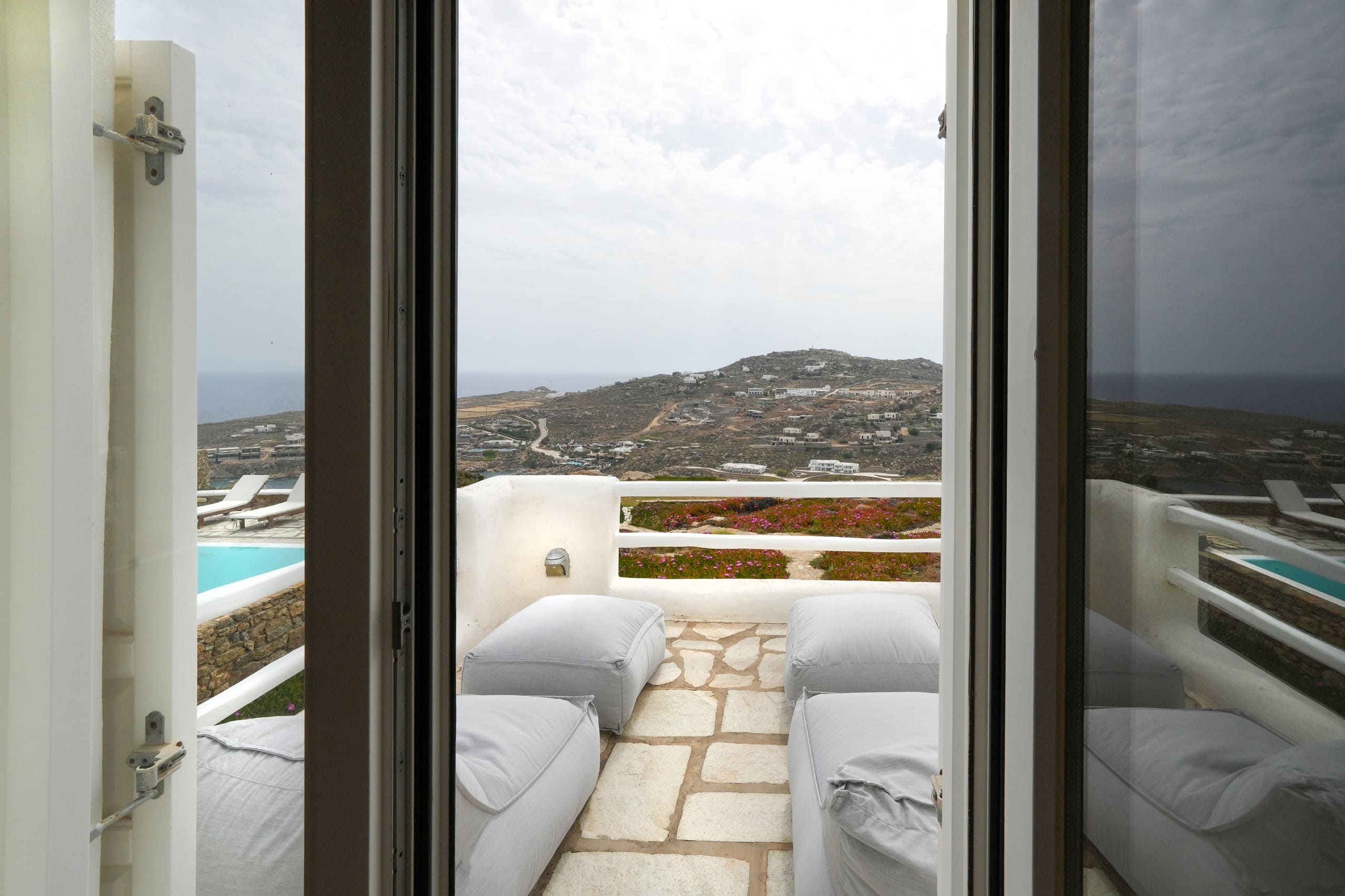 Luxury villa Super Paradise Mykonos 30