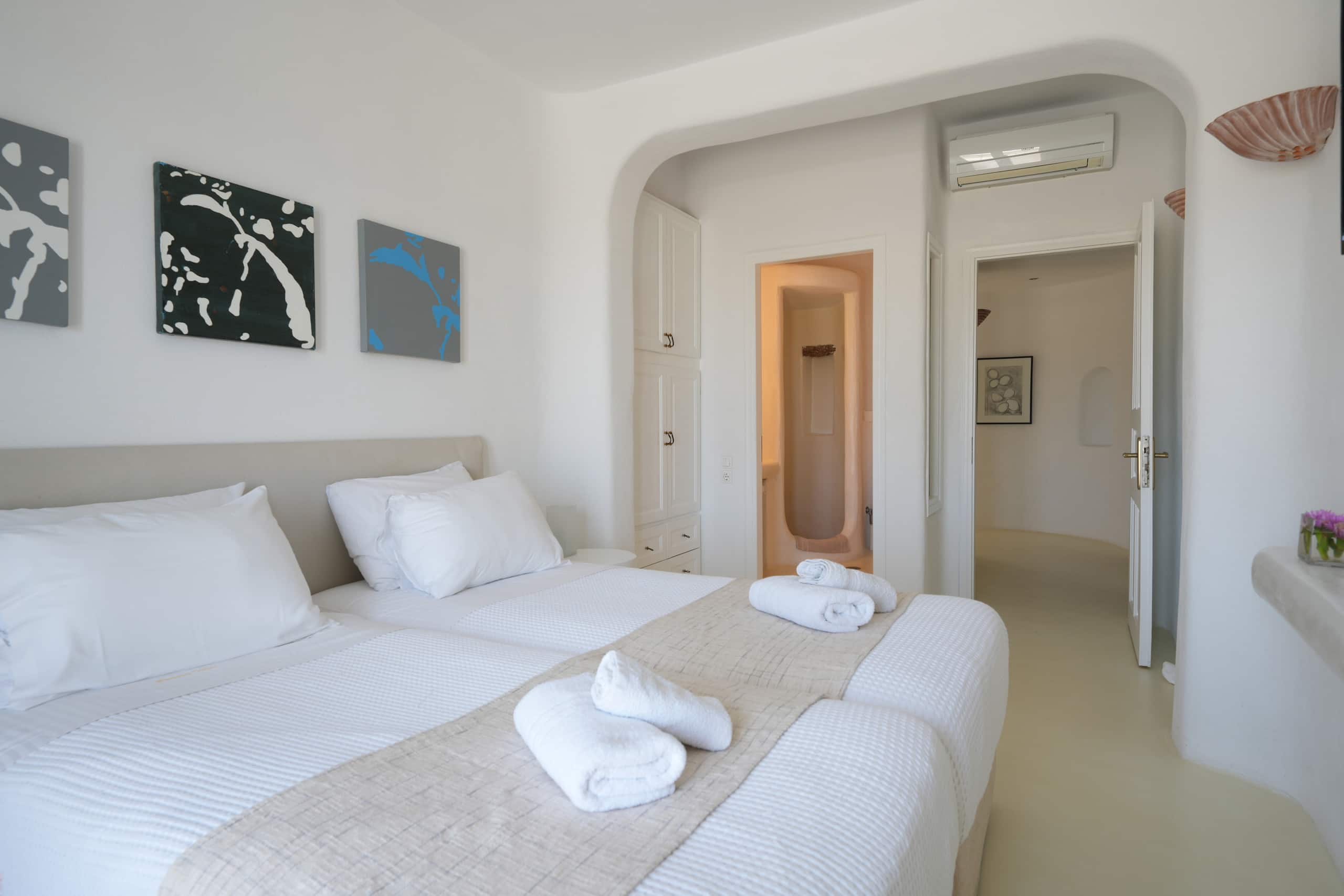 Luxury villa Super Paradise Mykonos 29