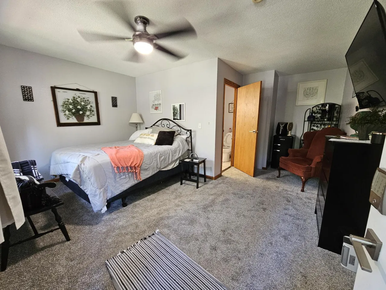 Strawberry Hills | The Ridgeberry | Cabin 2 — photo 2