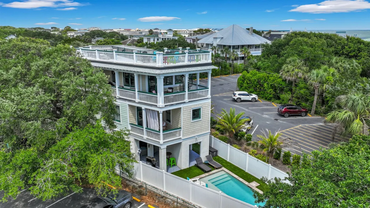 Tybee Skies: 4 BDR 4 Bath Oceanfront Home w Pool — photo 2