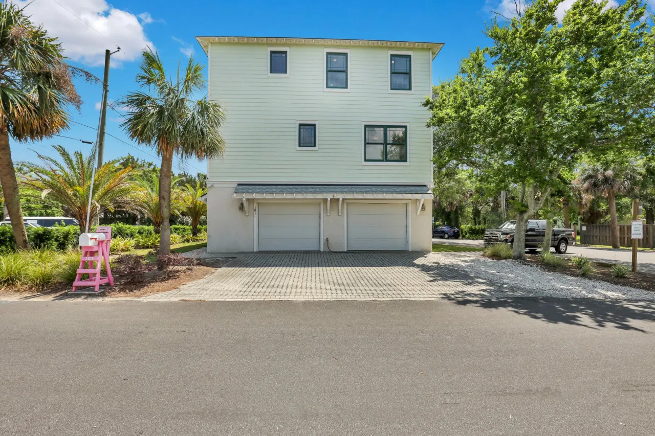 Tybee Skies: 4 BDR 4 Bath Oceanfront Home w Pool 10