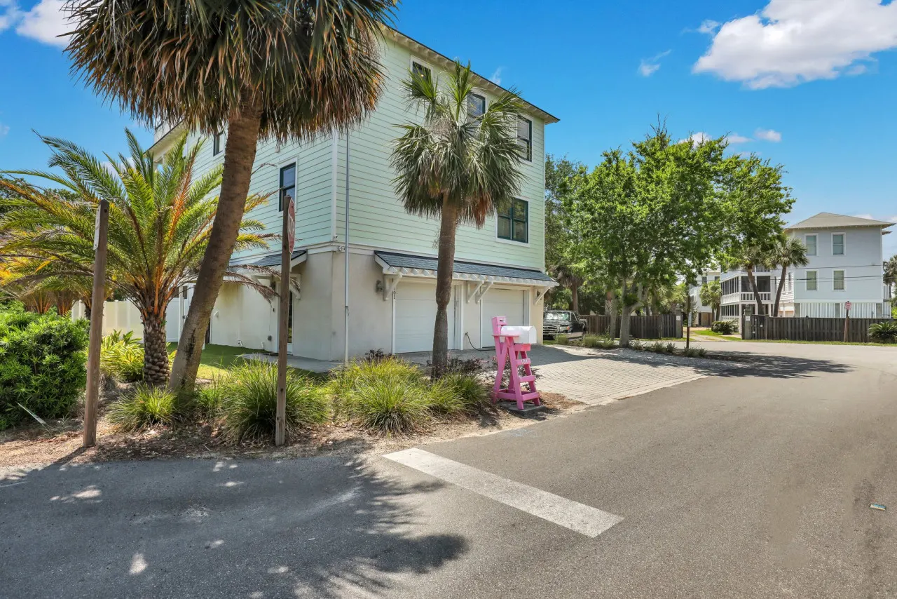 Tybee Skies: 4 BDR 4 Bath Oceanfront Home w Pool 11