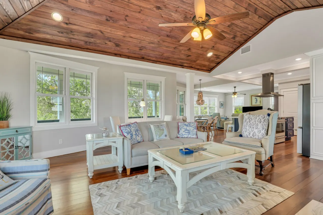 Tybee Skies: 4 BDR 4 Bath Oceanfront Home w Pool 15