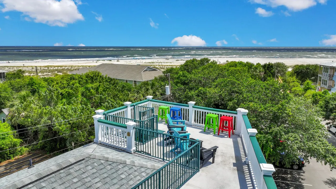 Tybee Skies: 4 BDR 4 Bath Oceanfront Home w Pool — photo 3