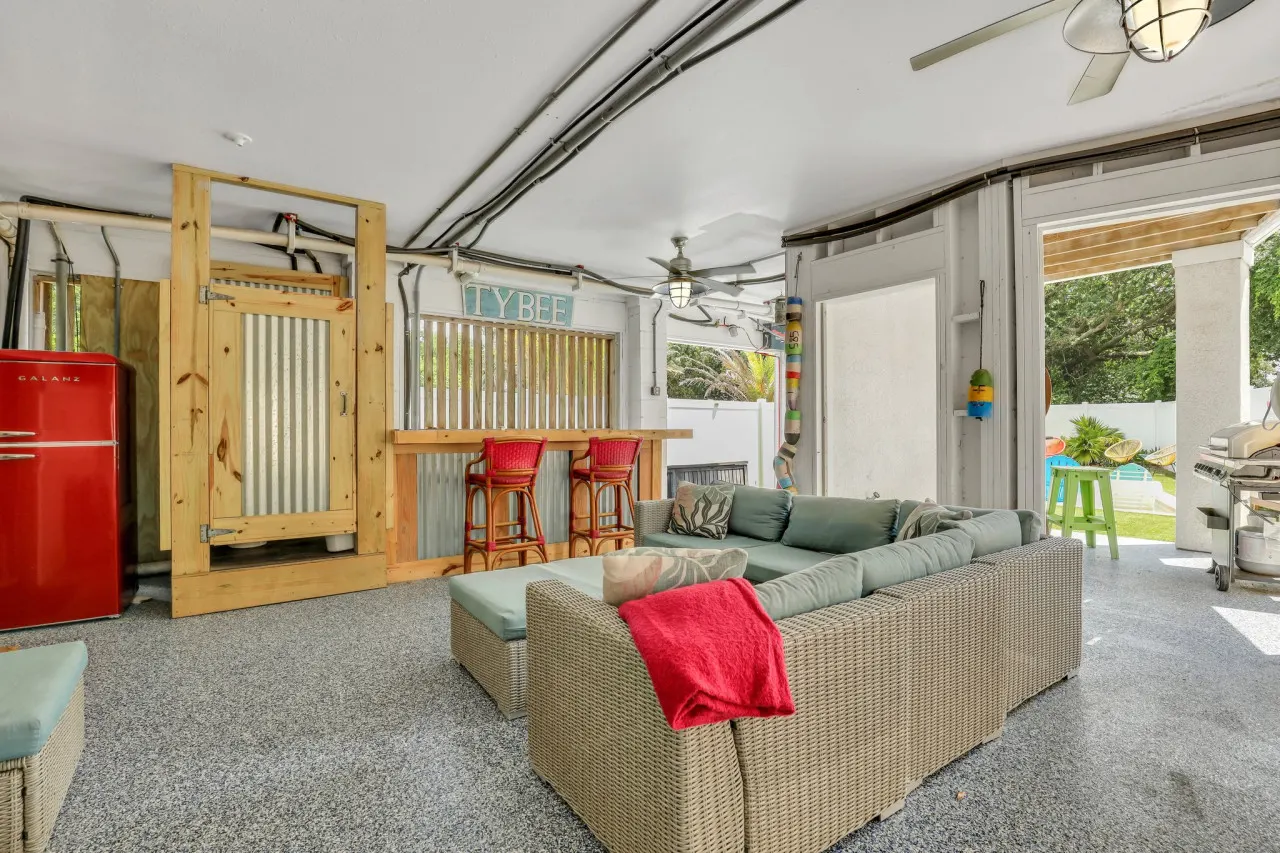 Tybee Skies: 4 BDR 4 Bath Oceanfront Home w Pool 8