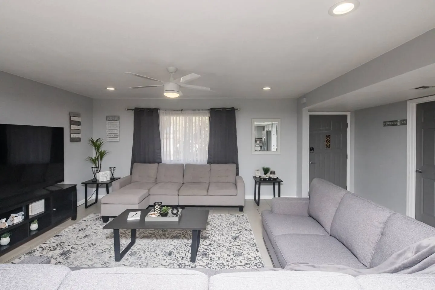 Havasu Diamond | RV Parking | Sleeps 8 | Updated! — photo 2