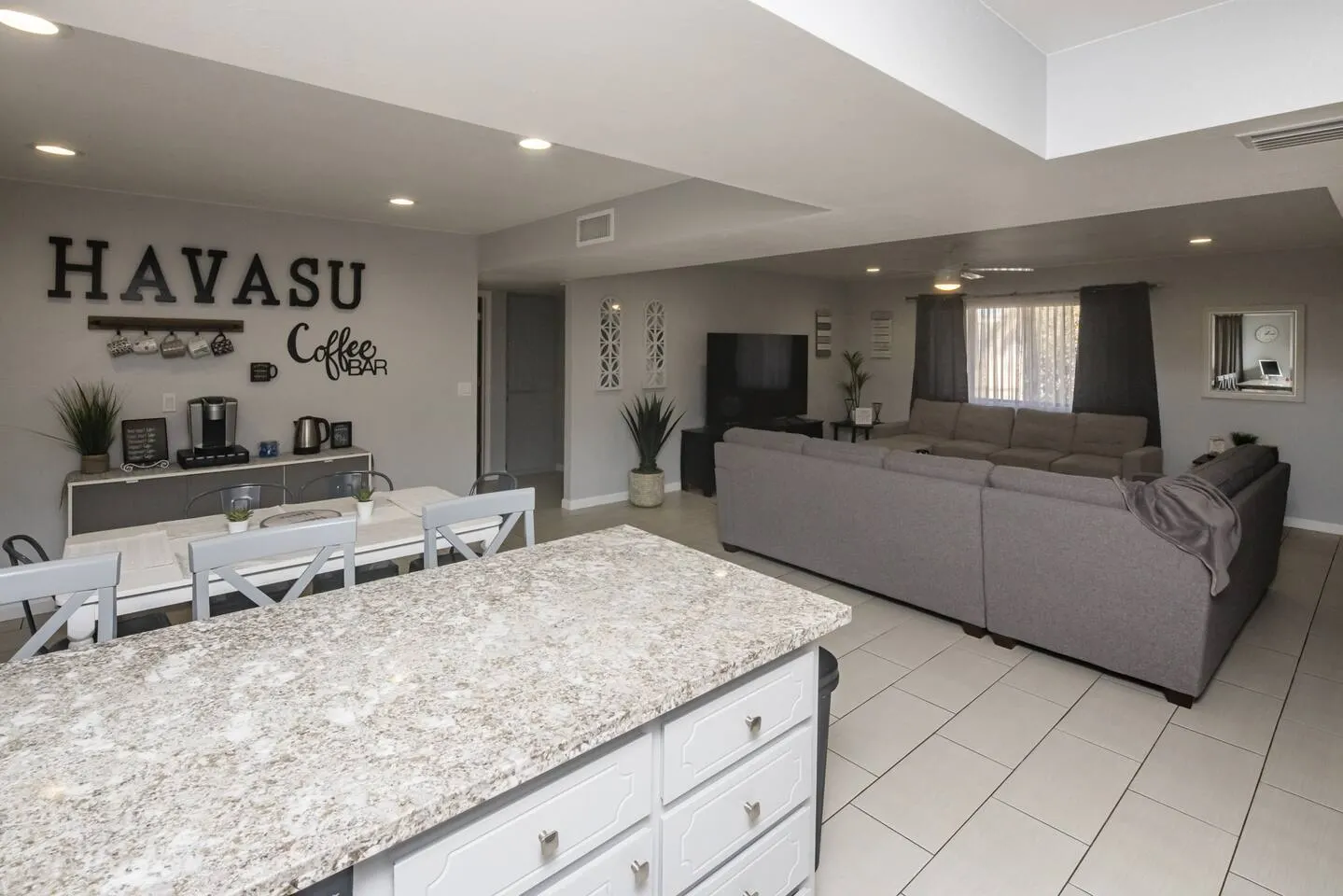 Havasu Diamond RV Parking Sleeps 8 Updated! 9