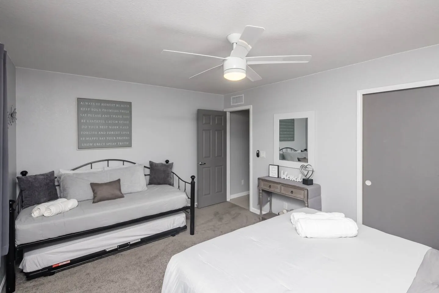 Havasu Diamond RV Parking Sleeps 8 Updated! 17