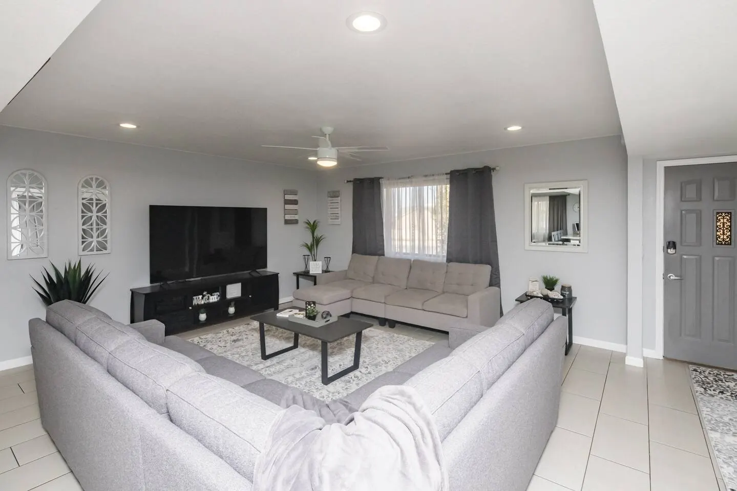 Havasu Diamond | RV Parking | Sleeps 8 | Updated! — photo 3