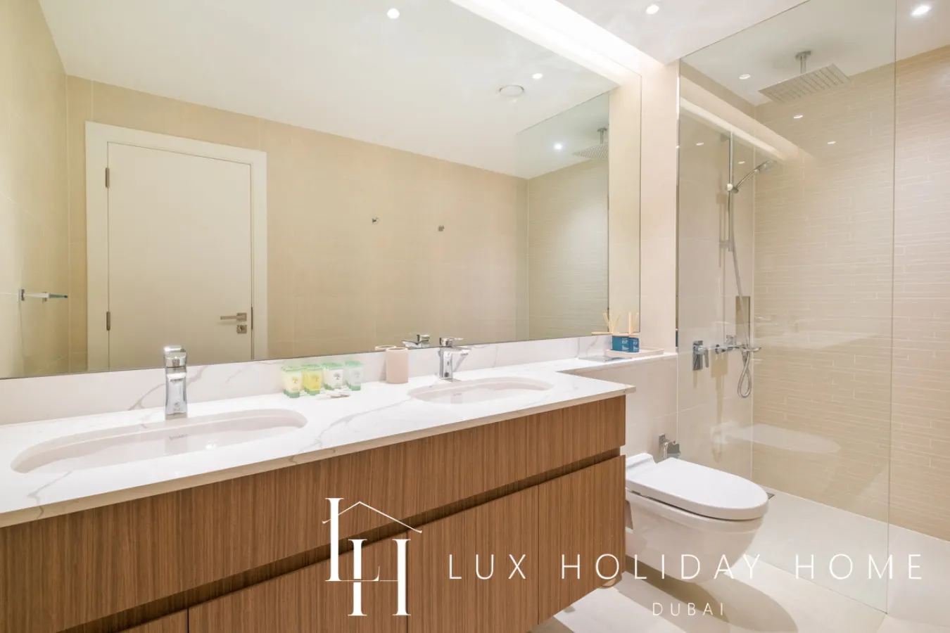 LUX The La Mer Luxury Burj View Suite 3 17