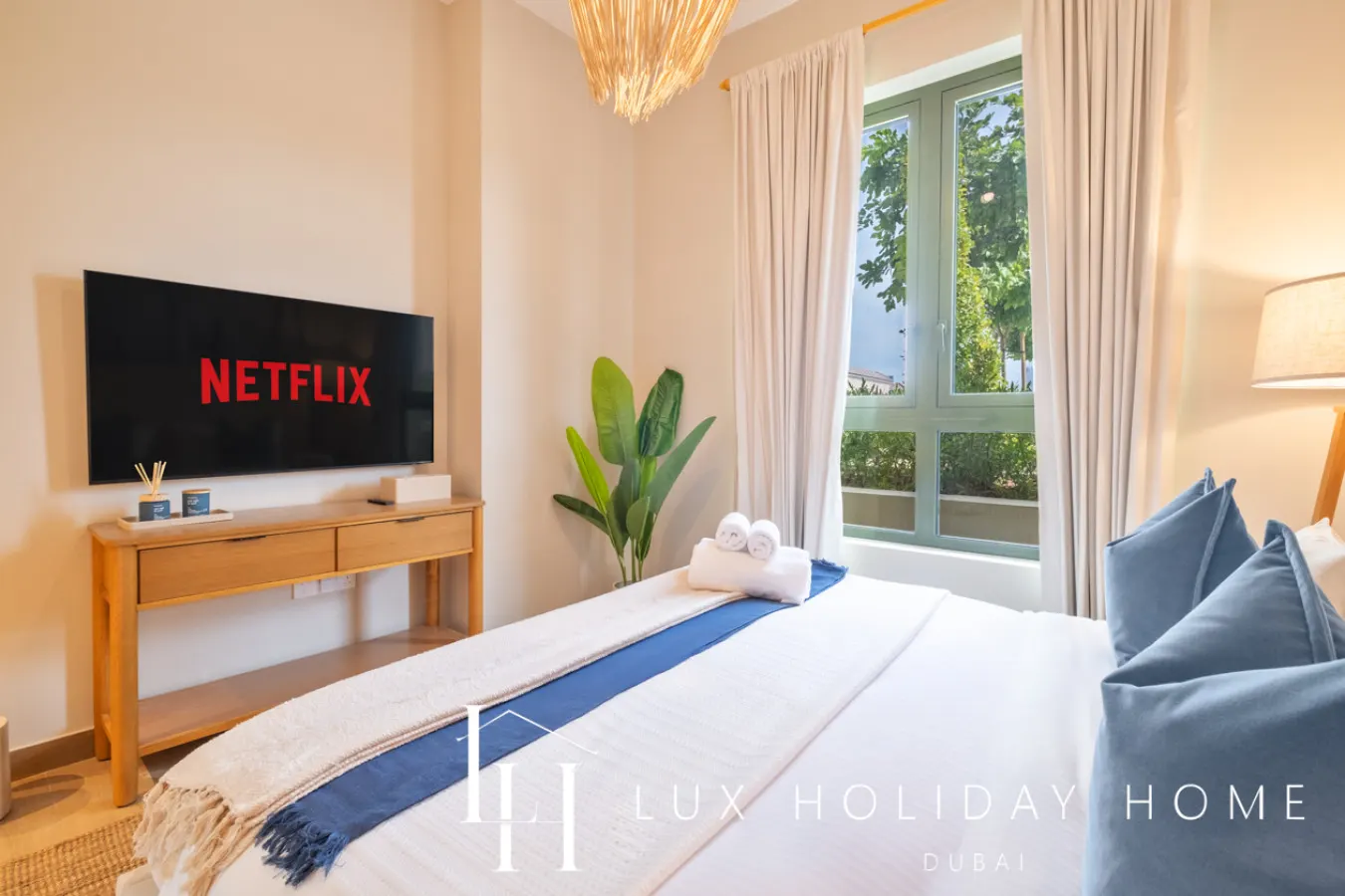 LUX The La Mer Luxury Burj View Suite 3 19