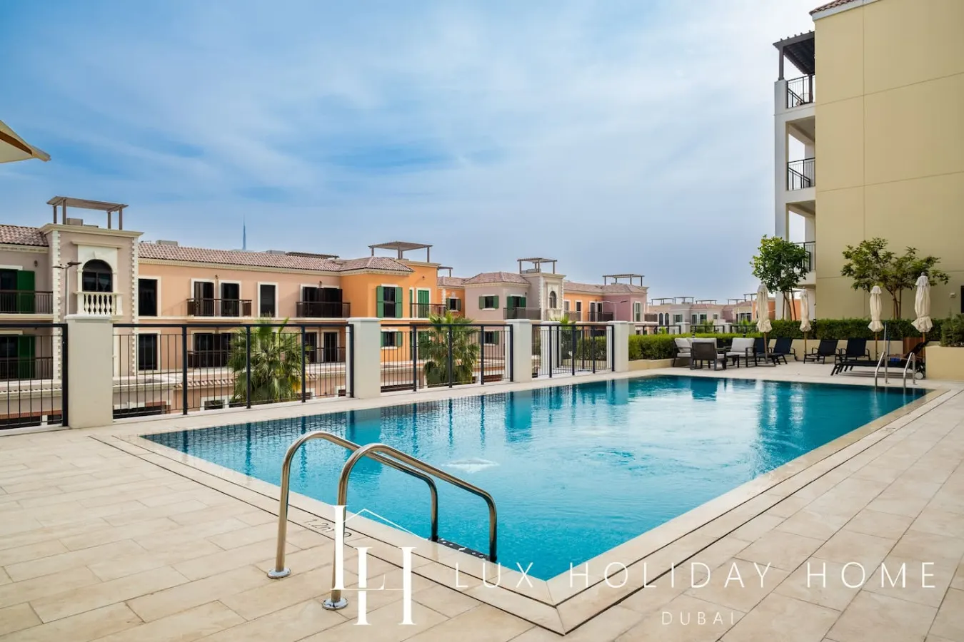 LUX The La Mer Luxury Burj View Suite 3 8